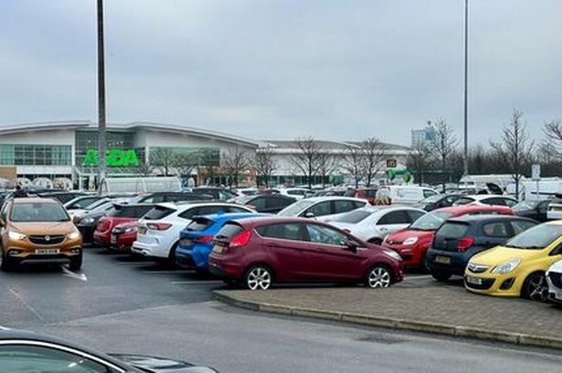 'I've been stuck in Kingswood car park for over an hour' as people rush for last minute shopping