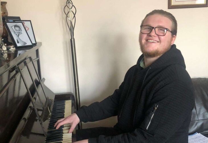 Singing Morrison's cafe worker from Rainham hopes to break into music industry with help of TikTok