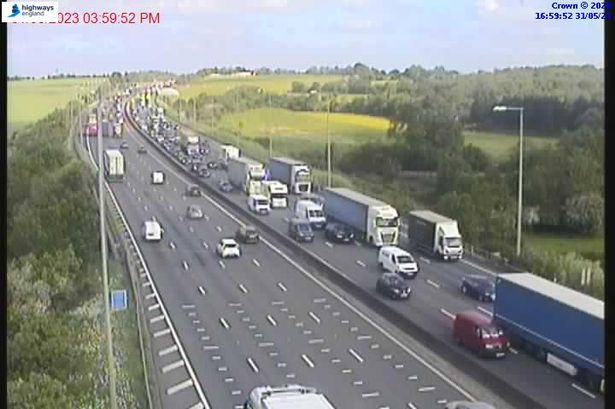 M25 traffic recap: Drivers suffer hour-long delay after crash closes lane of motorway