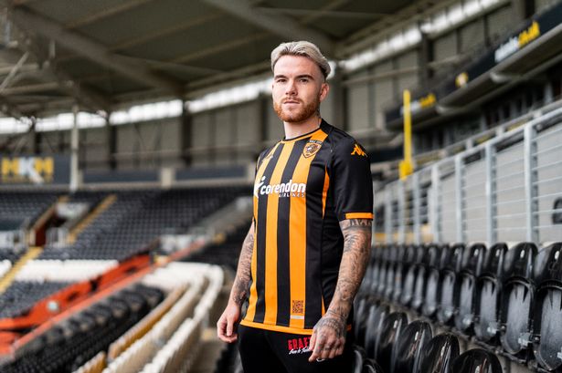 Aaron Connolly completes Hull City return after Brighton deal agreed