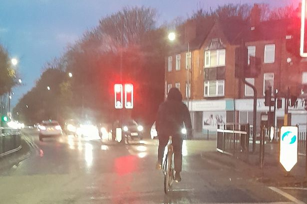 'I don't know how they're still alive': Darker nights have Hull drivers worrying about cyclists without lights