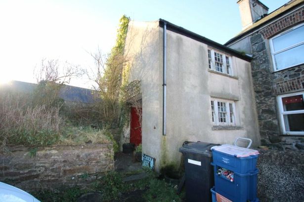 The deceptive Anglesey 'doer-upper' under the hammer for £80,000