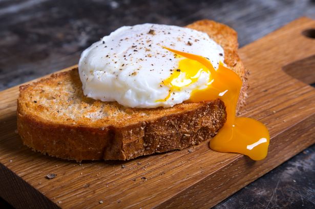 'Best hack I've ever seen!' - poached egg trick for 'perfect' yolks every time