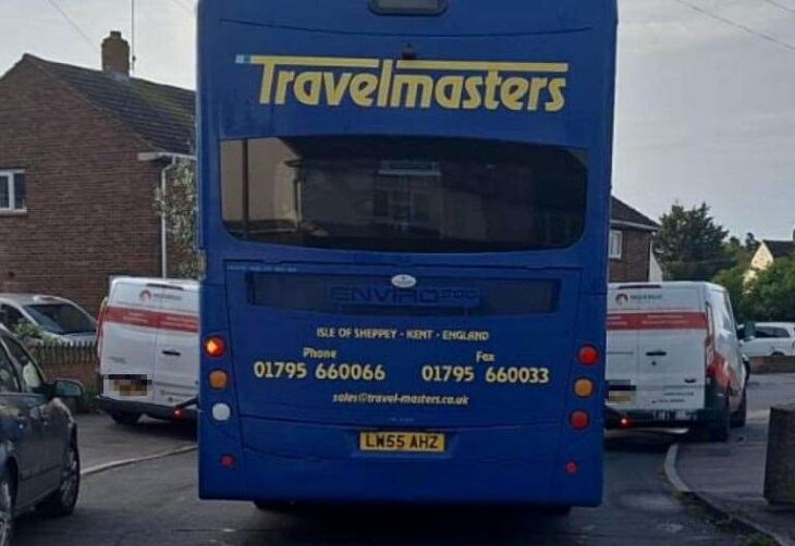 Travelmasters 371R bus service delayed on route between Minster and Sittingbourne due to parked vans along Queensway