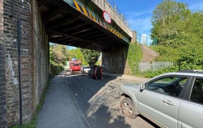 A26 Eridge Road in Tunbridge Wells blocked after car transporter hits into railway bridge