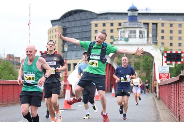 Hundreds of runners take part in first Newcastle-Gateshead Marathon