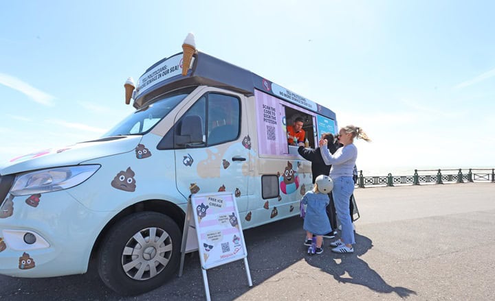 ‘Poo-covered’ ice cream van visits Margate to hand out ‘sewage sundaes’ in water quality protest – The Isle Of Thanet News